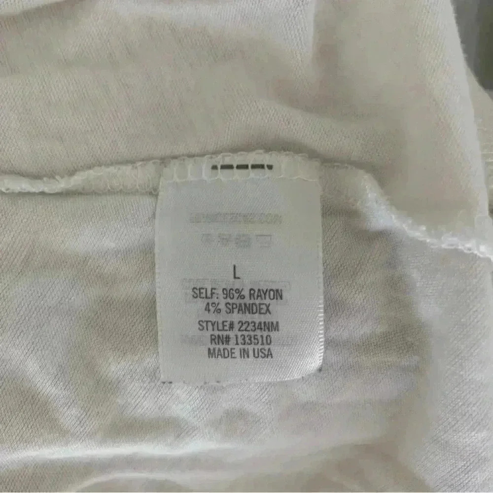 Alya white off the shoulder worded tee shirt - Picture 6 of 6